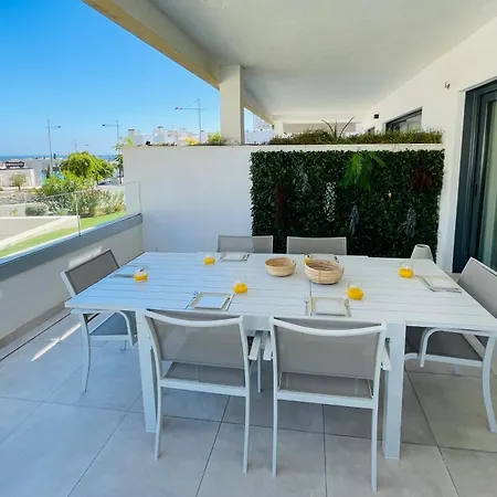 Intermobiliaria - Urbanizacion South Bay Iii 3d Modern