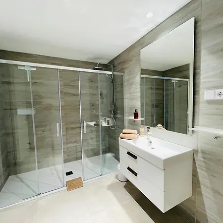 Intermobiliaria - Urbanizacion South Bay Iii 3d Modern Apartment