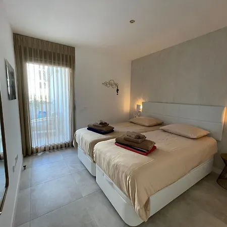 Apartment Intermobiliaria - Urbanizacion South Bay Iii 3d Modern