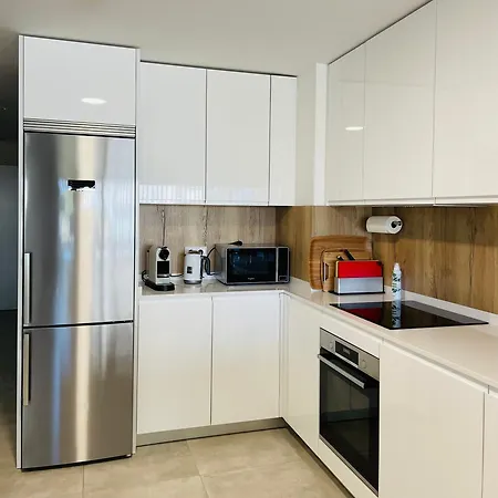 Apartment Intermobiliaria - Urbanizacion South Bay Iii 3d Modern